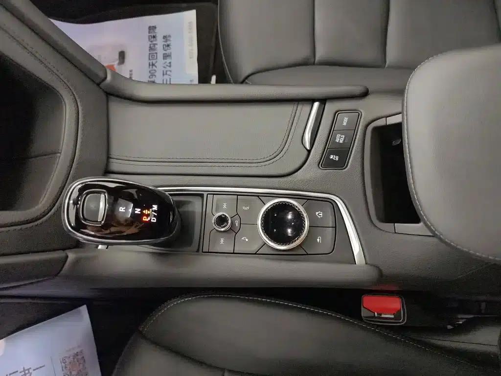 Cadillac XT6 2022 2.0T 7-seater AWD Luxury Standard Edition — миниатюра 16
