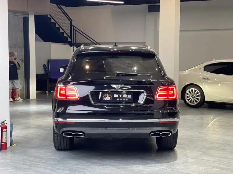 Bentayga 2019 4.0T Automatic Front-Wheel Drive 5-Seater Parallel Import — миниатюра 4