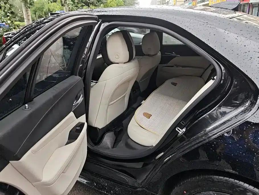 2023 Cadillac CT4 25T Luxury — миниатюра 11