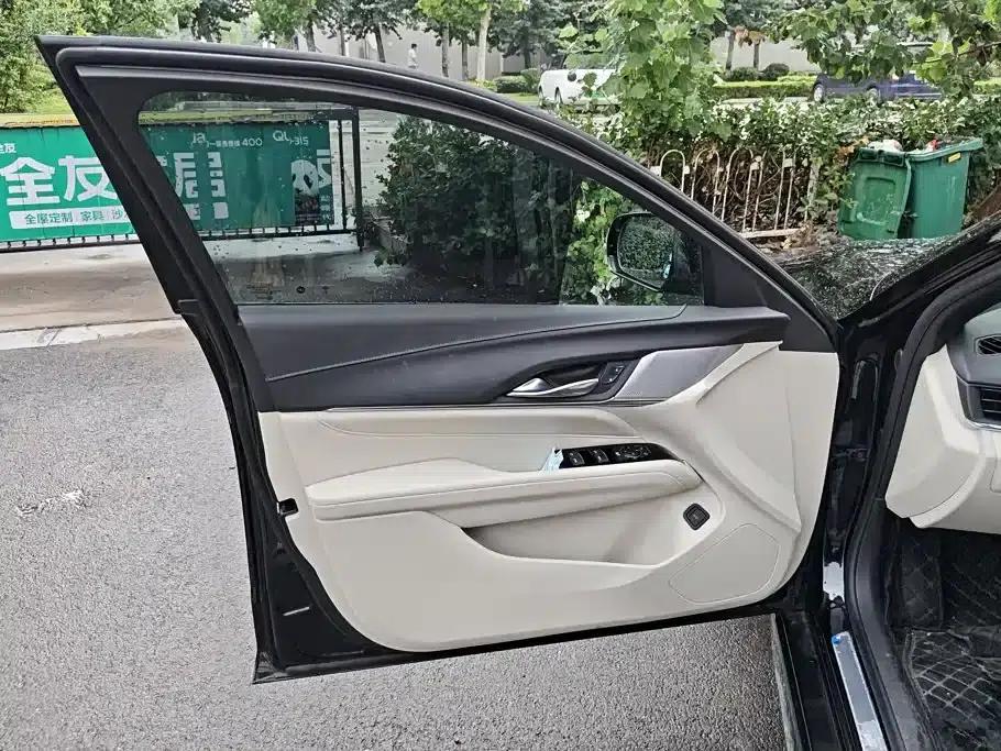 2023 Cadillac CT4 25T Luxury — миниатюра 7