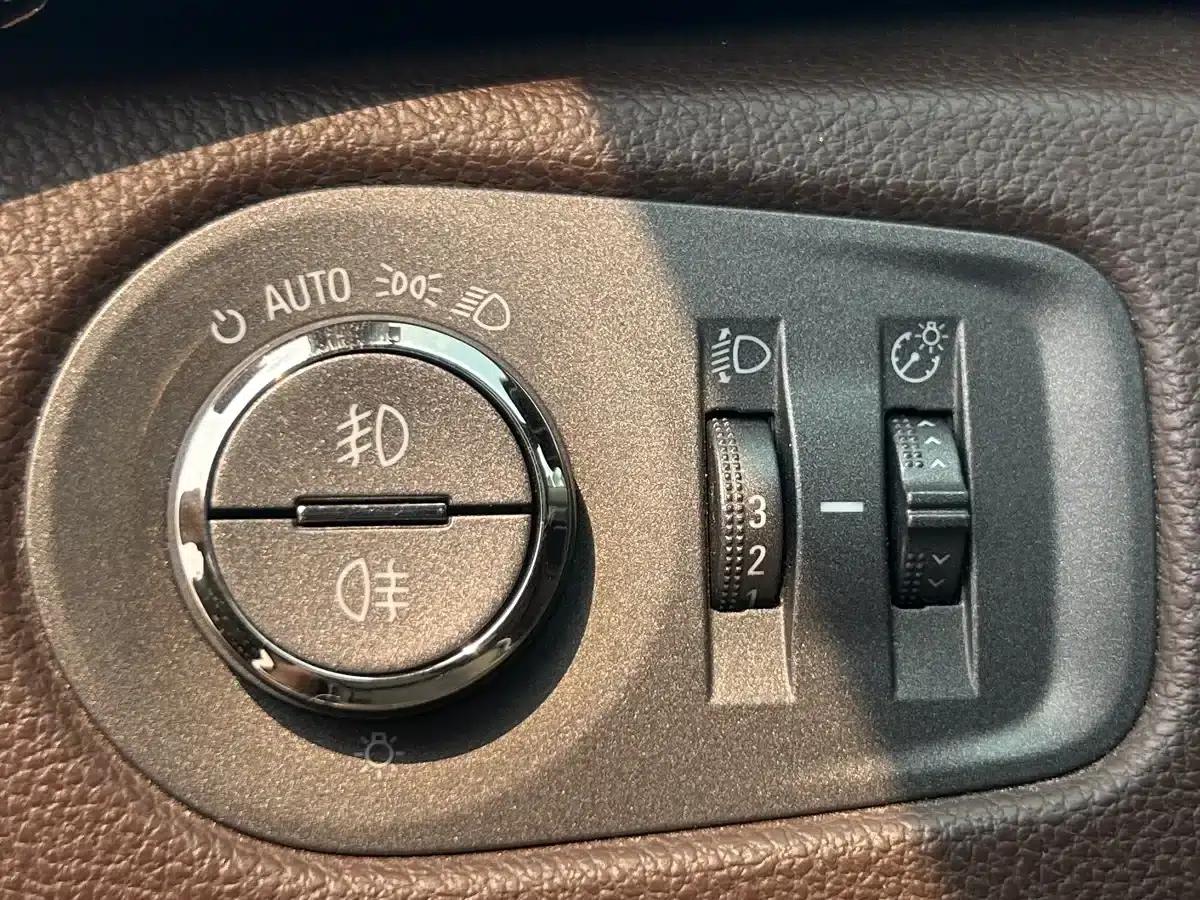 2012 Cadillac SRX 3.0L Comfort — миниатюра 11