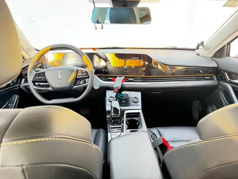Bestune B70 2021 1.5T Automatic 15th Anniversary Edition — миниатюра 9
