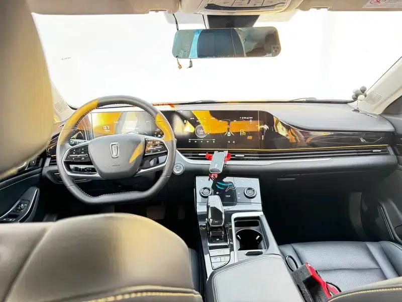 Bestune B70 2021 1.5T Automatic 15th Anniversary Edition — миниатюра 10