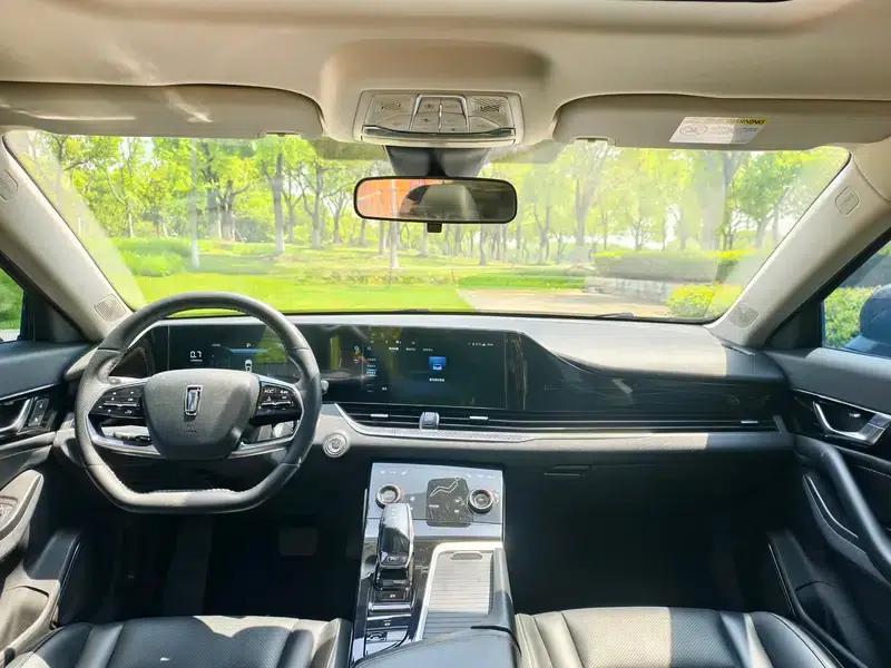 Bestune B70 2023 Third Generation 1.5T Automatic Enjoyment Edition 70th Anniversary Edition — миниатюра 13