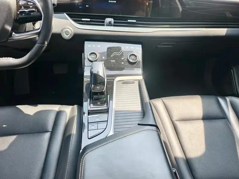 Bestune B70 2023 Third Generation 1.5T Automatic Enjoyment Edition 70th Anniversary Edition — миниатюра 8
