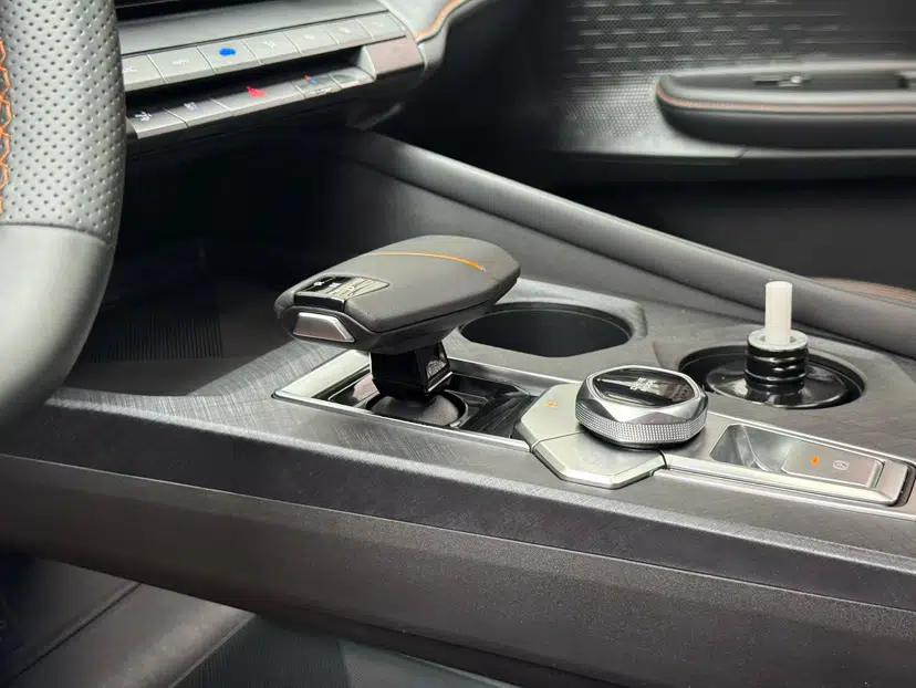 CHANGAN UNI-V 2024 1.5T Luxury Edition — миниатюра 11