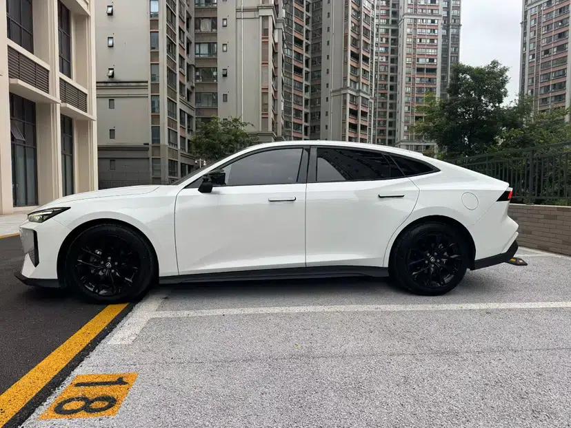 CHANGAN UNI-V 2024 1.5T Luxury Edition — миниатюра 4