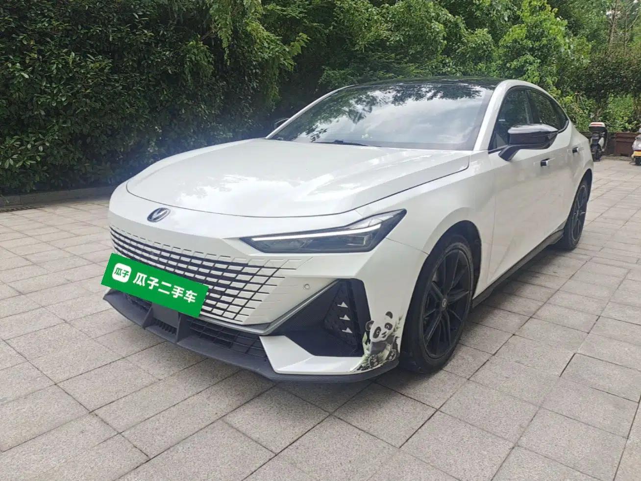 CHANGAN UNI-V 2022 1.5T Prestige Version — миниатюра 1