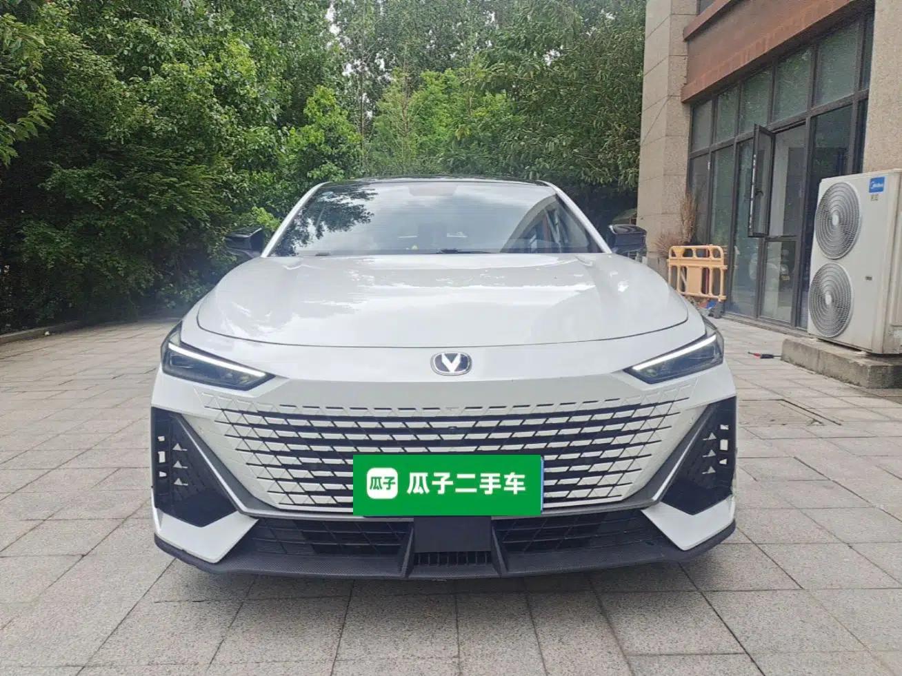 CHANGAN UNI-V 2022 1.5T Prestige Version — миниатюра 2