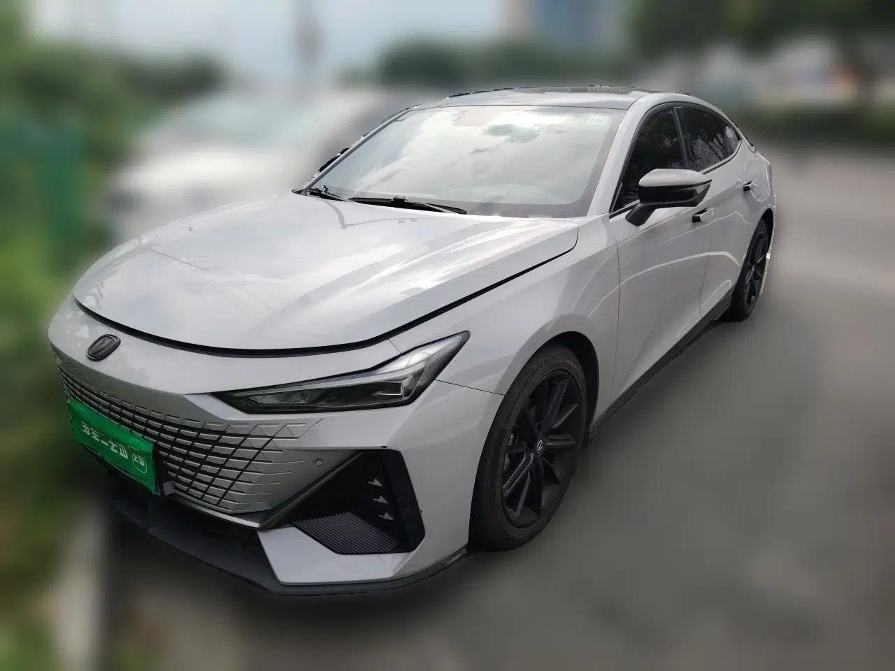 CHANGAN UNI-V 2022 1.5T Prestige Version — миниатюра 1