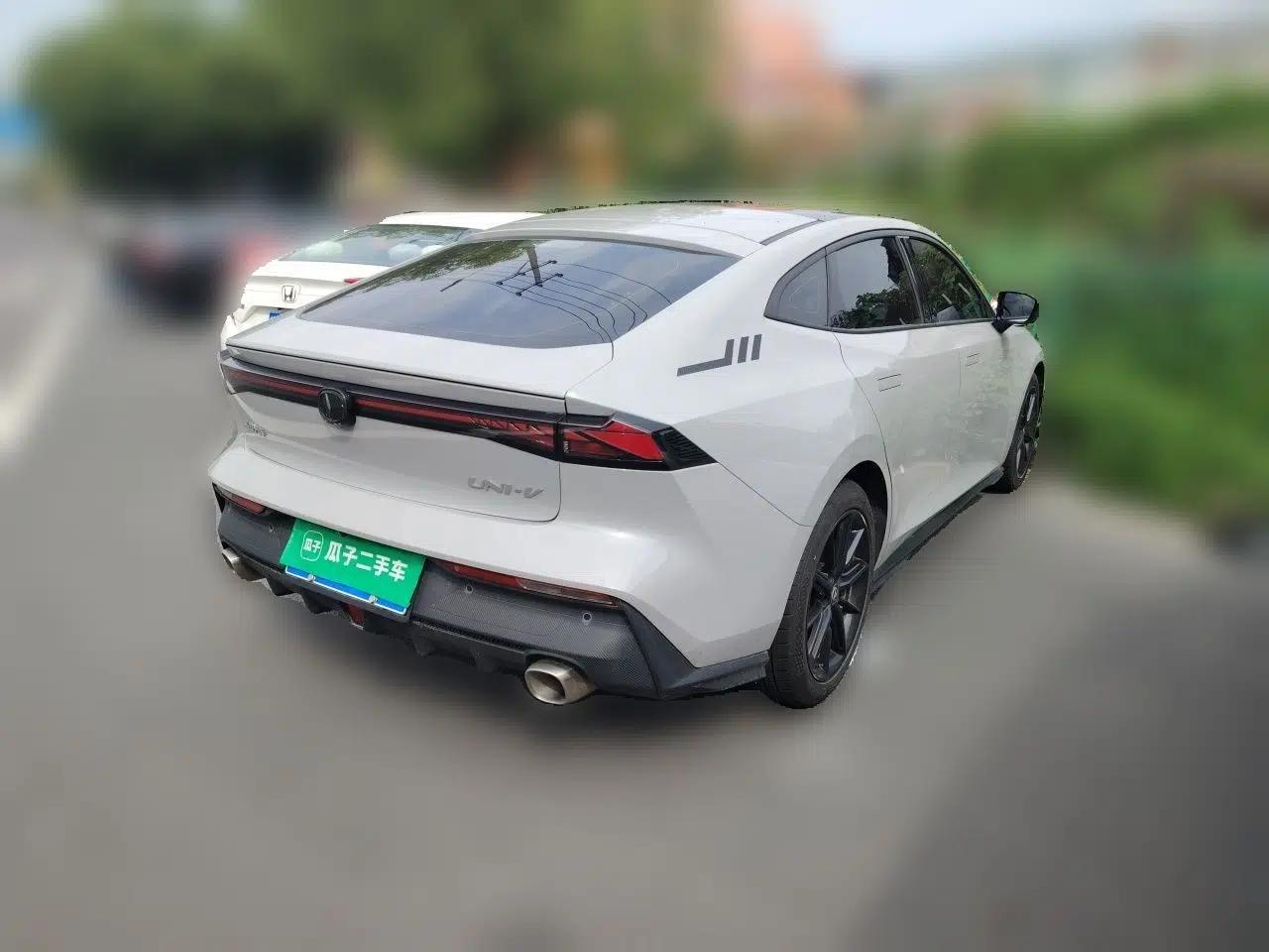 CHANGAN UNI-V 2022 1.5T Prestige Version — миниатюра 6