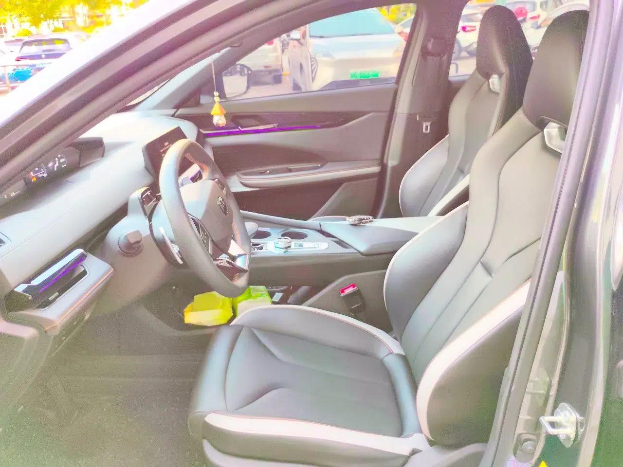 CHANGAN UNI-V 2023 1.5T Prestige Model — миниатюра 15
