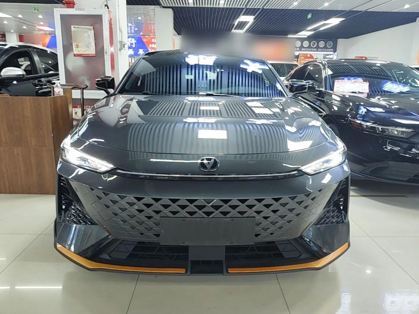 CHANGAN UNI-V 2024 1.5T Prestige Sport Edition — миниатюра 2