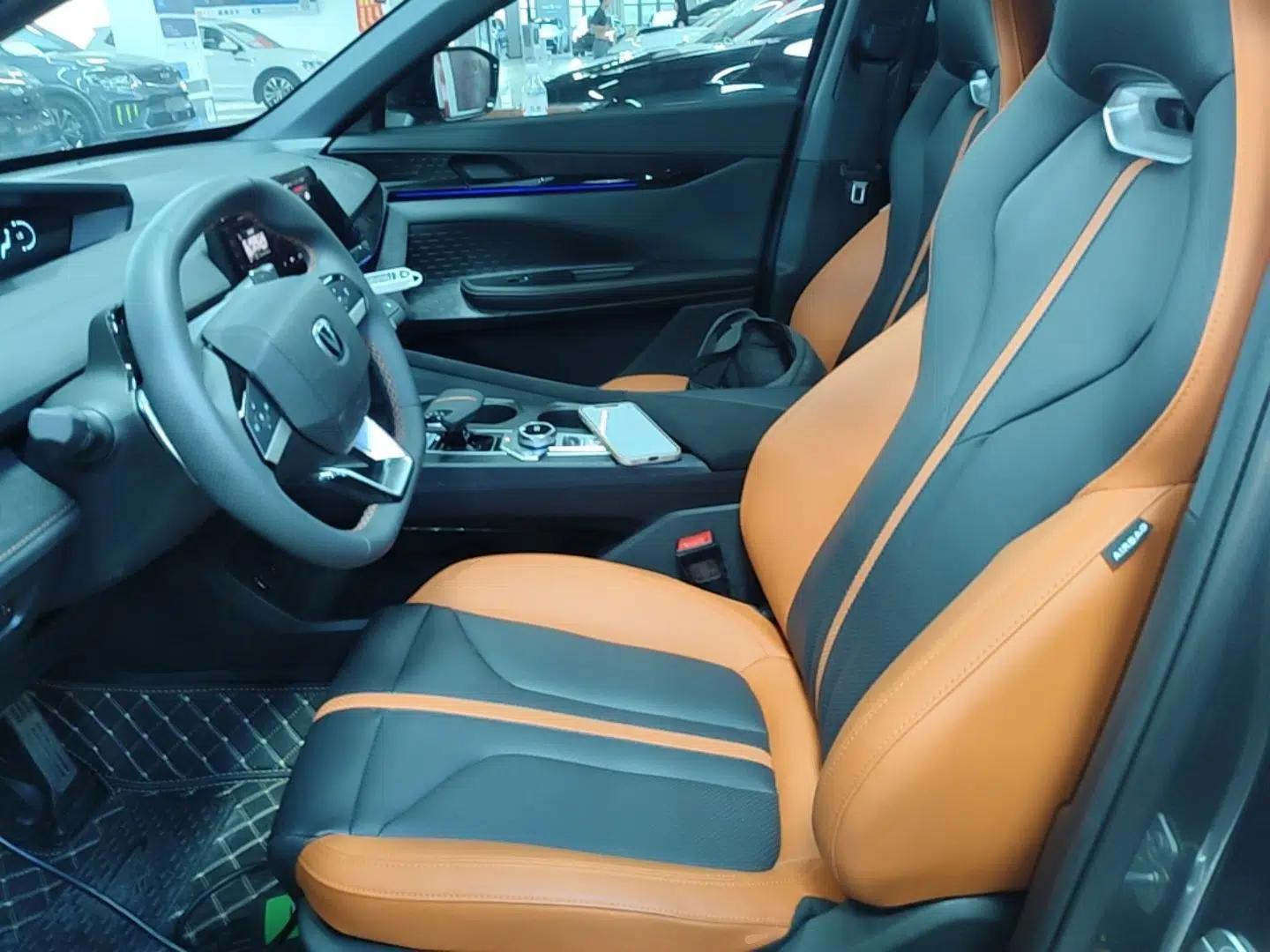 CHANGAN UNI-V 2024 1.5T Prestige Sport Edition — миниатюра 17