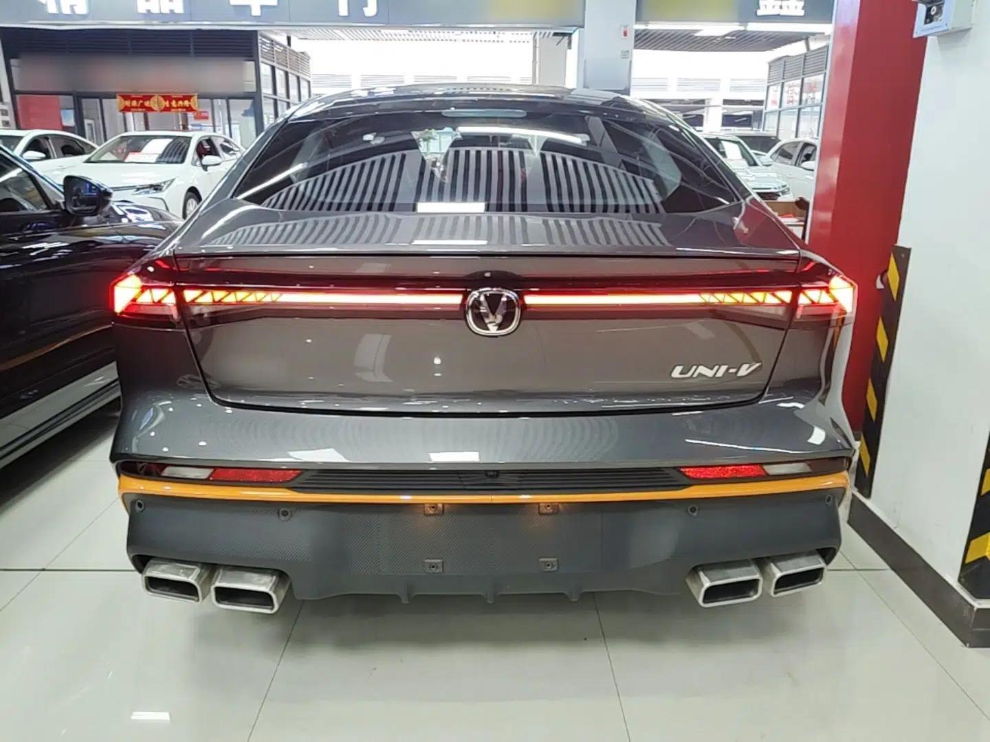 CHANGAN UNI-V 2024 1.5T Prestige Sport Edition — миниатюра 5