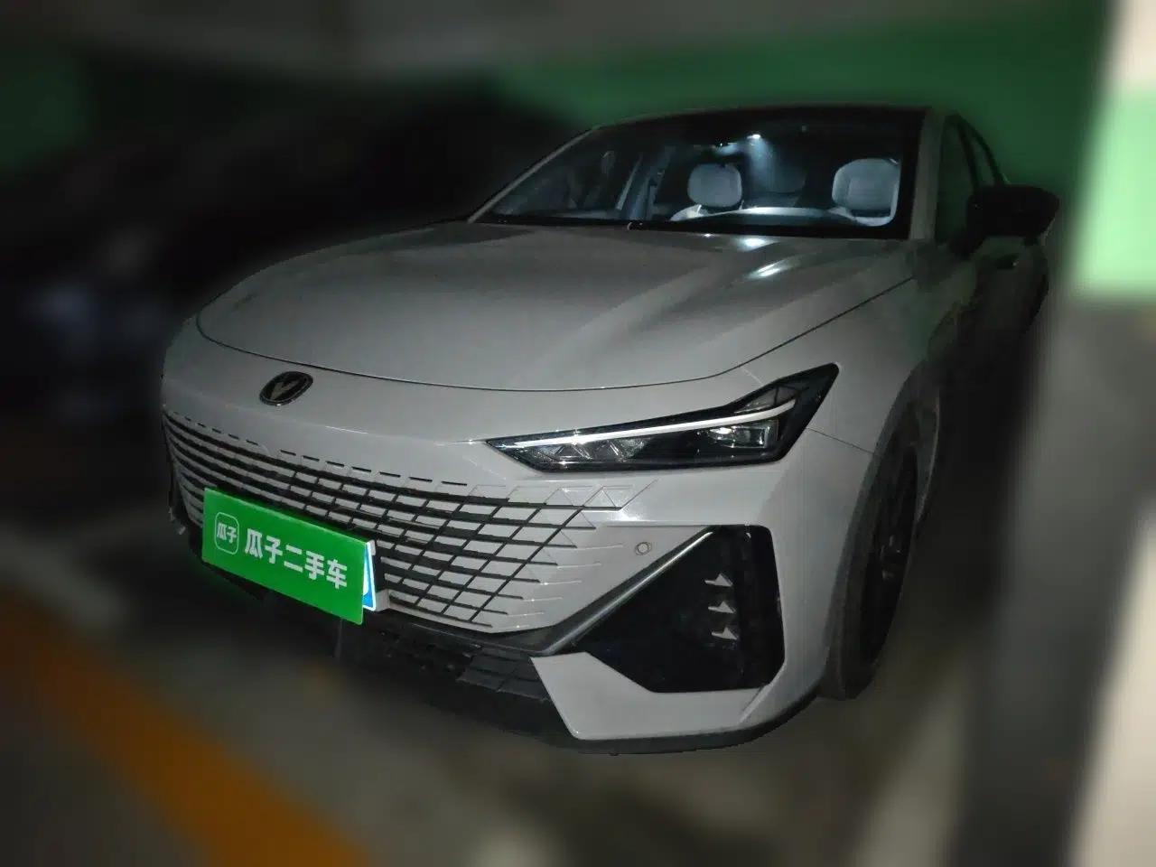 CHANGAN UNI-V 2022 1.5T Prestige Version — миниатюра 1