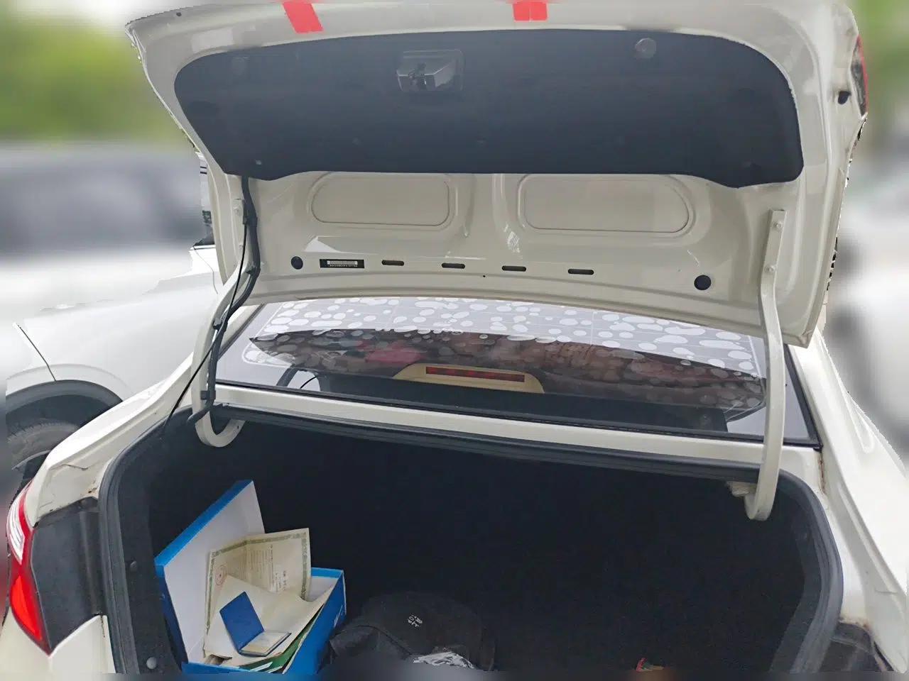 CHANGAN Eado 2015 1.6L Manual Luxury Model China IV Standard — миниатюра 19
