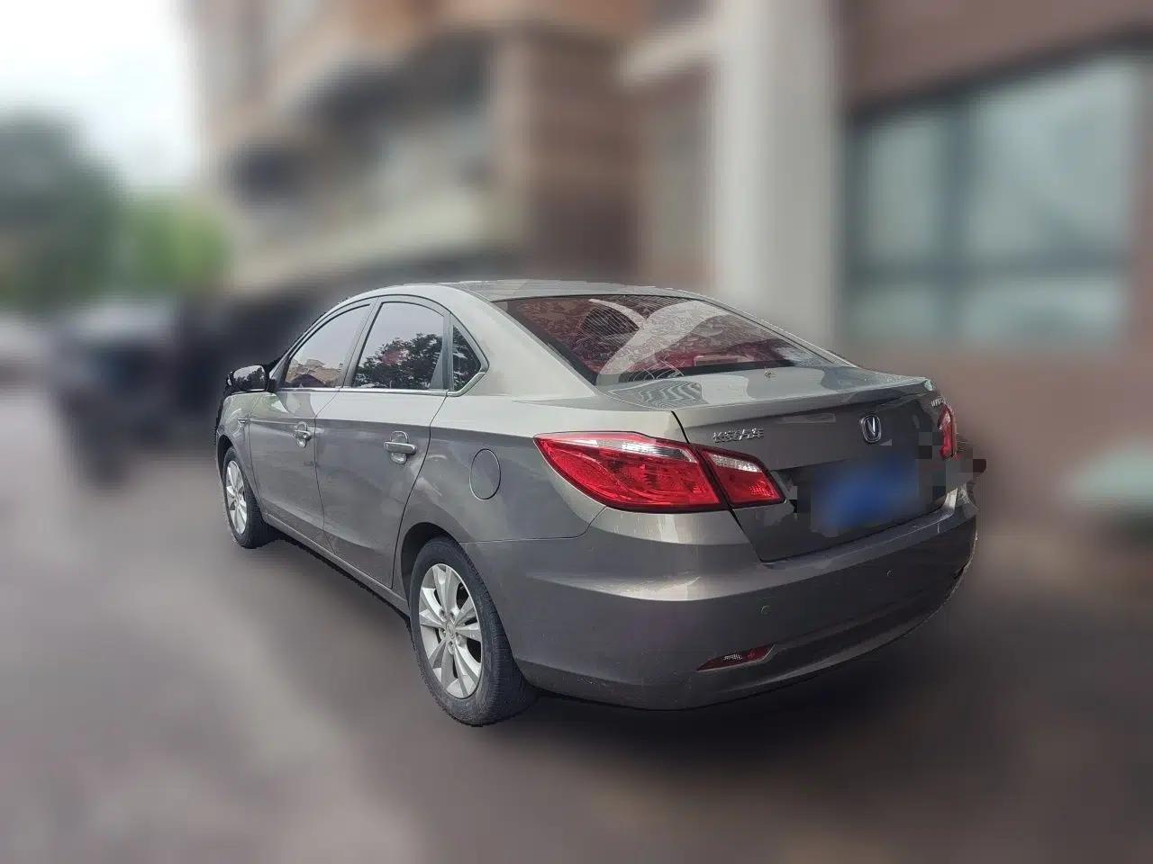 CHANGAN Eado 2014 1.6L Manual Elite Version — миниатюра 4