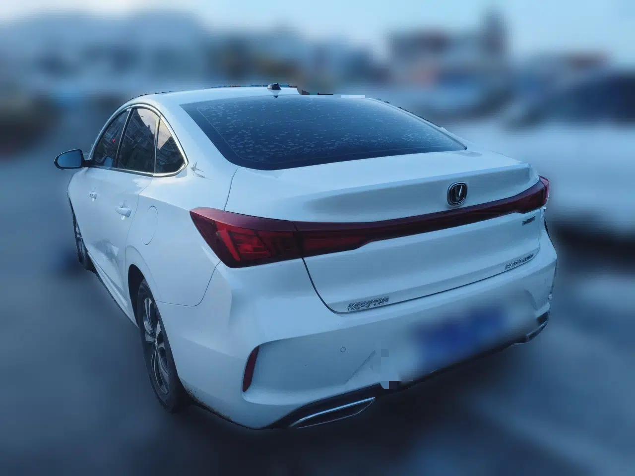 CHANGAN Eado 2023 Changan Edition PLUS Blue Whale NE 1.4T GDI DCT Prestige Version — миниатюра 4