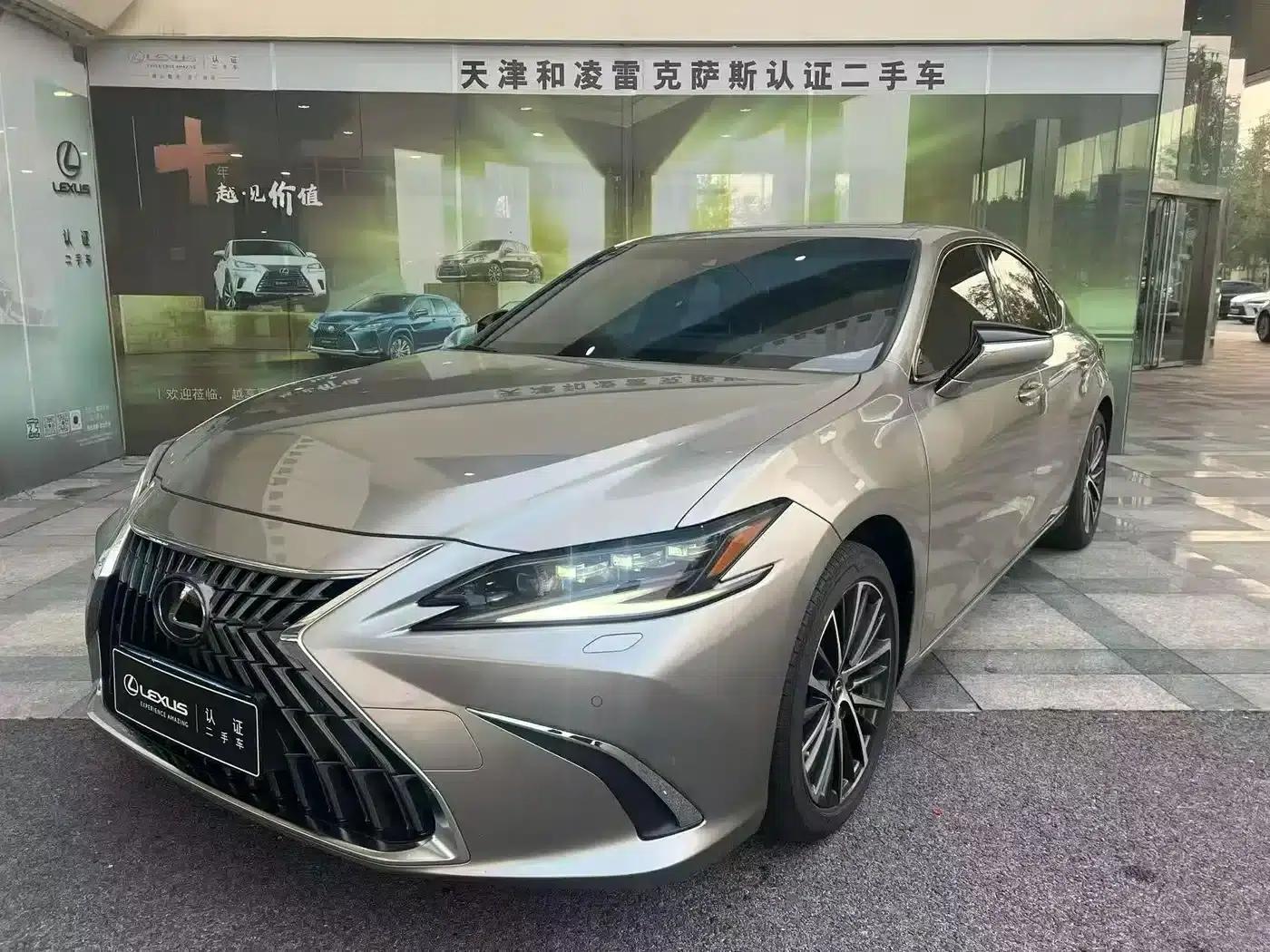 Lexus ES 2022 300h Premium Edition — миниатюра 1