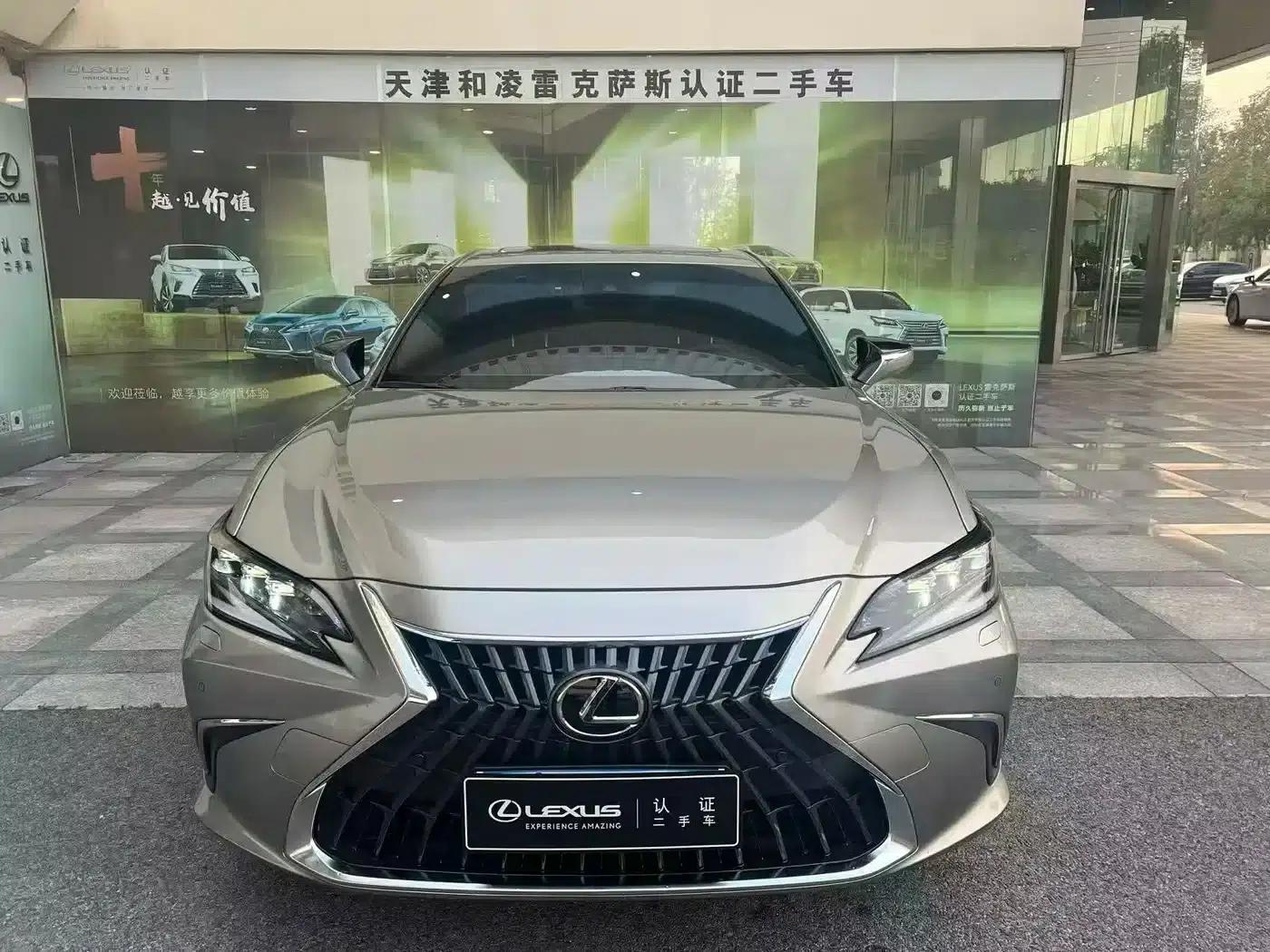 Lexus ES 2022 300h Premium Edition — миниатюра 2