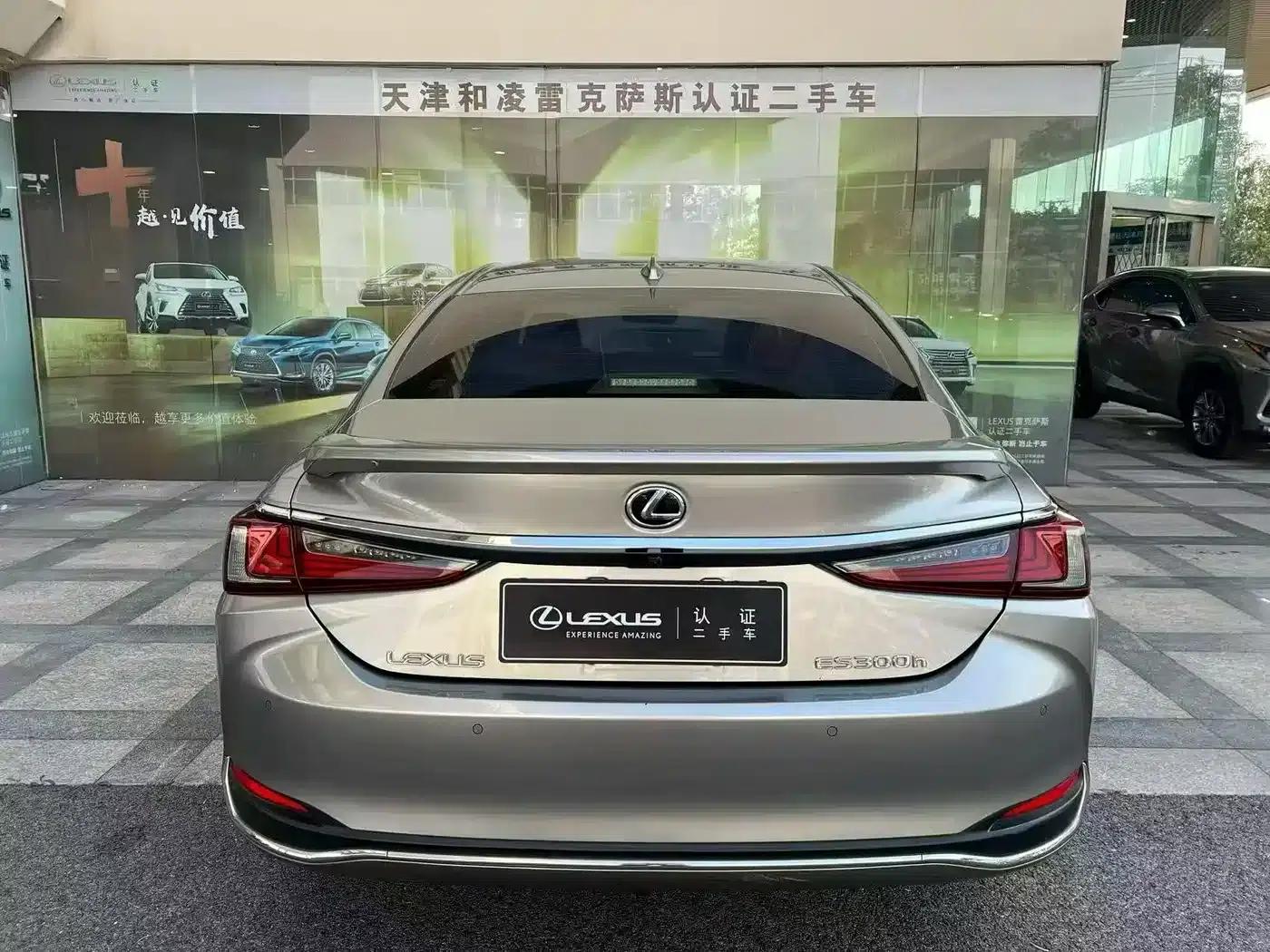 Lexus ES 2022 300h Premium Edition — миниатюра 5