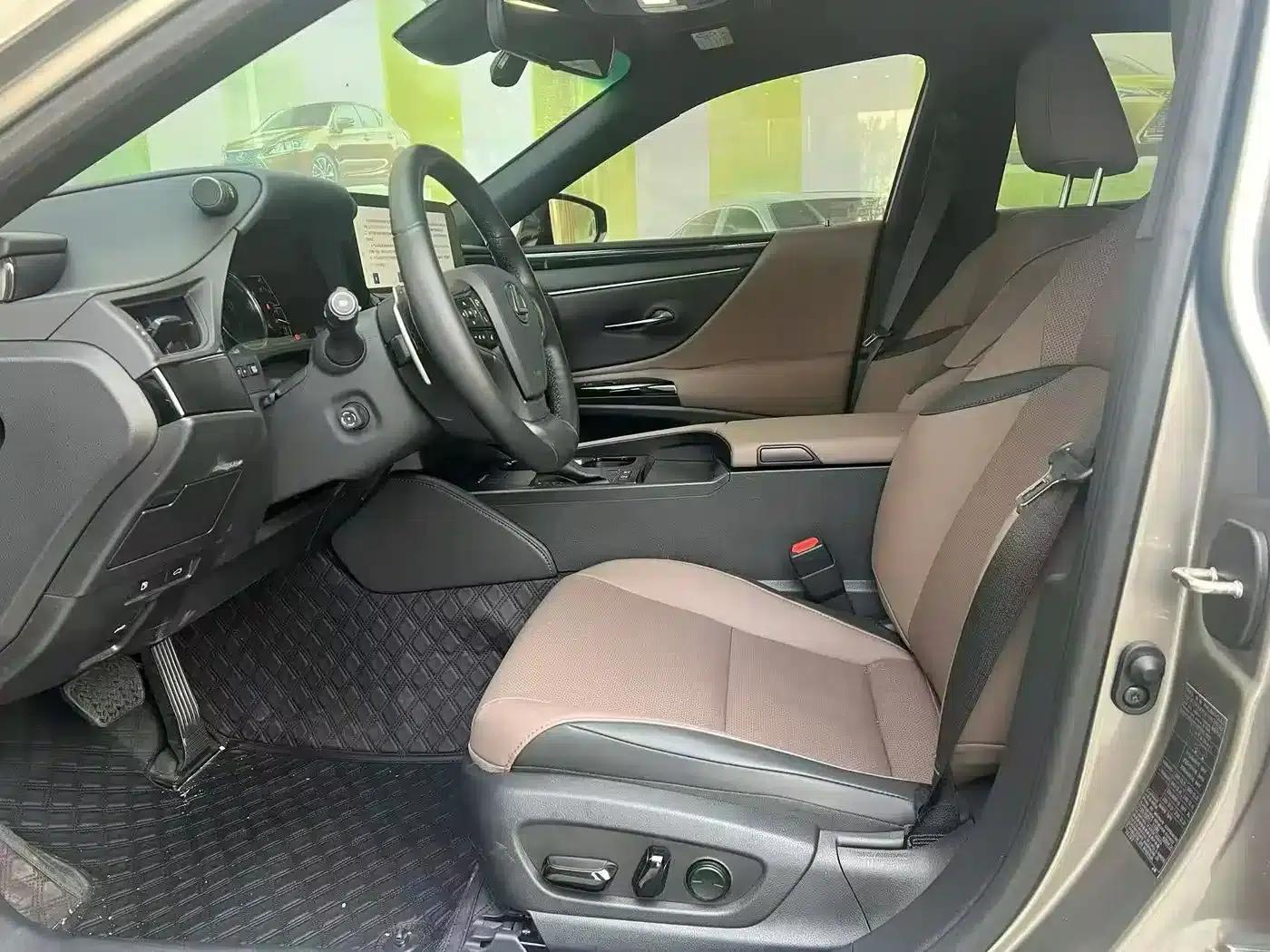 Lexus ES 2022 300h Premium Edition — миниатюра 6