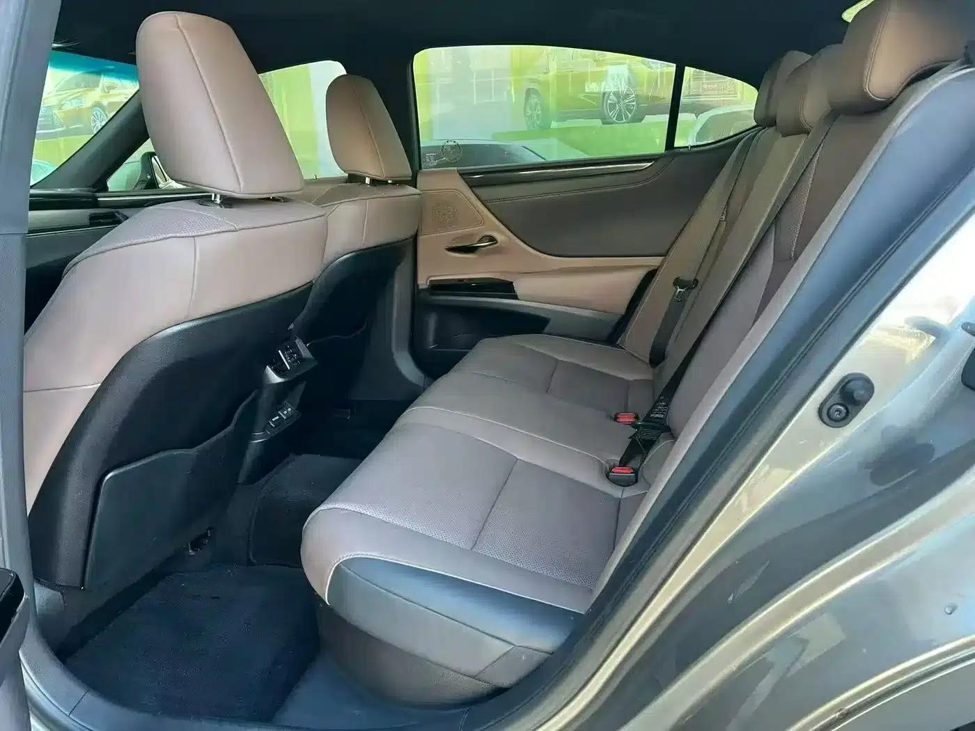 Lexus ES 2022 300h Premium Edition — миниатюра 7