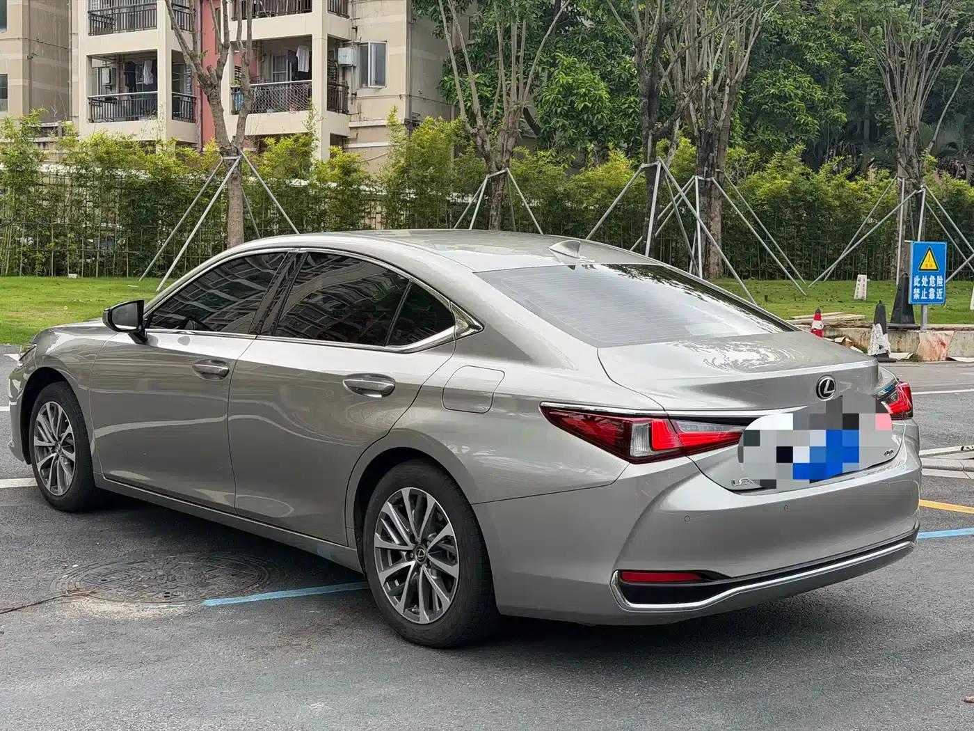 Lexus ES 2021 Model 200 Premium Edition — миниатюра 17