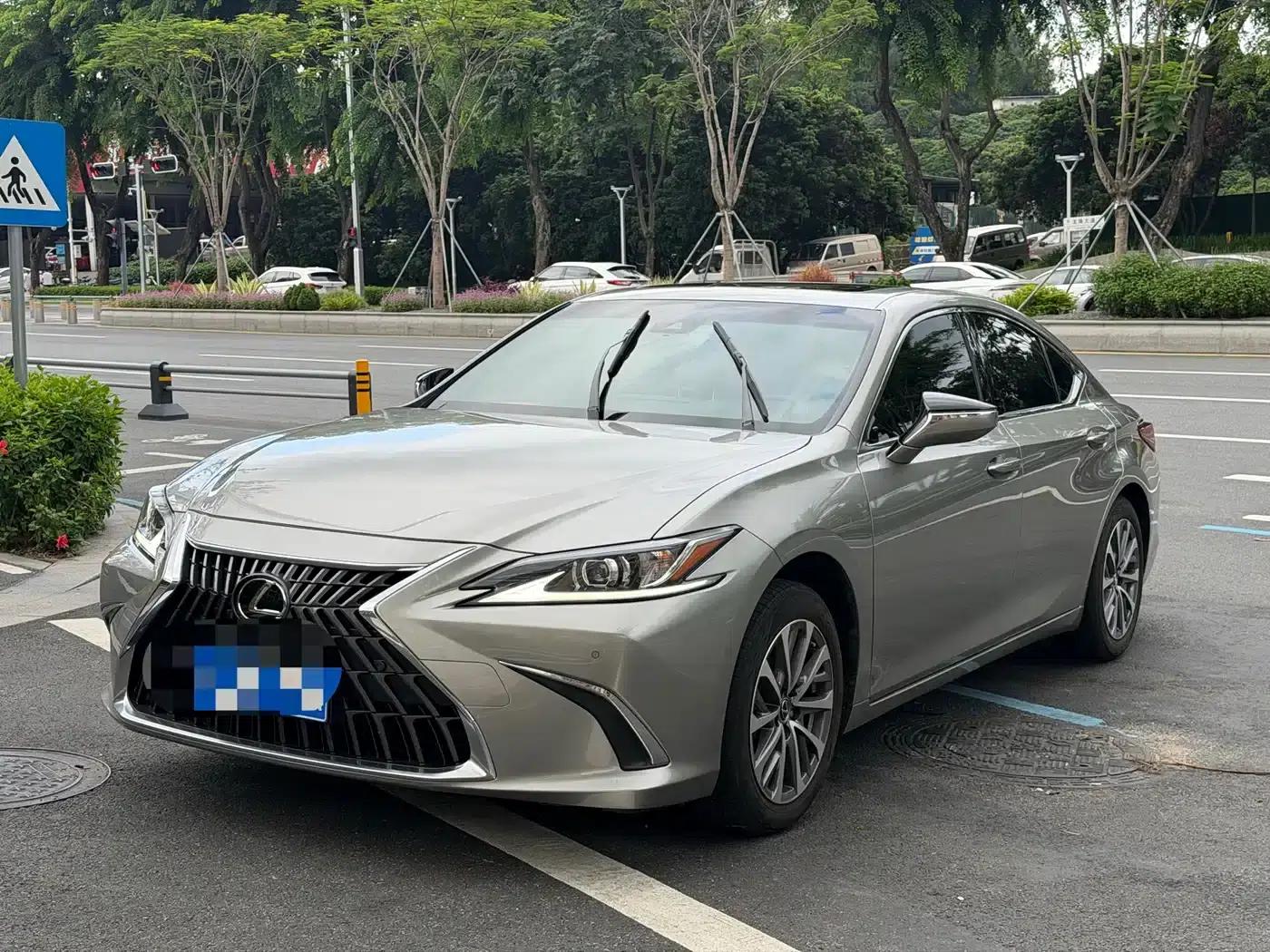 Lexus ES 2021 Model 200 Premium Edition — миниатюра 18