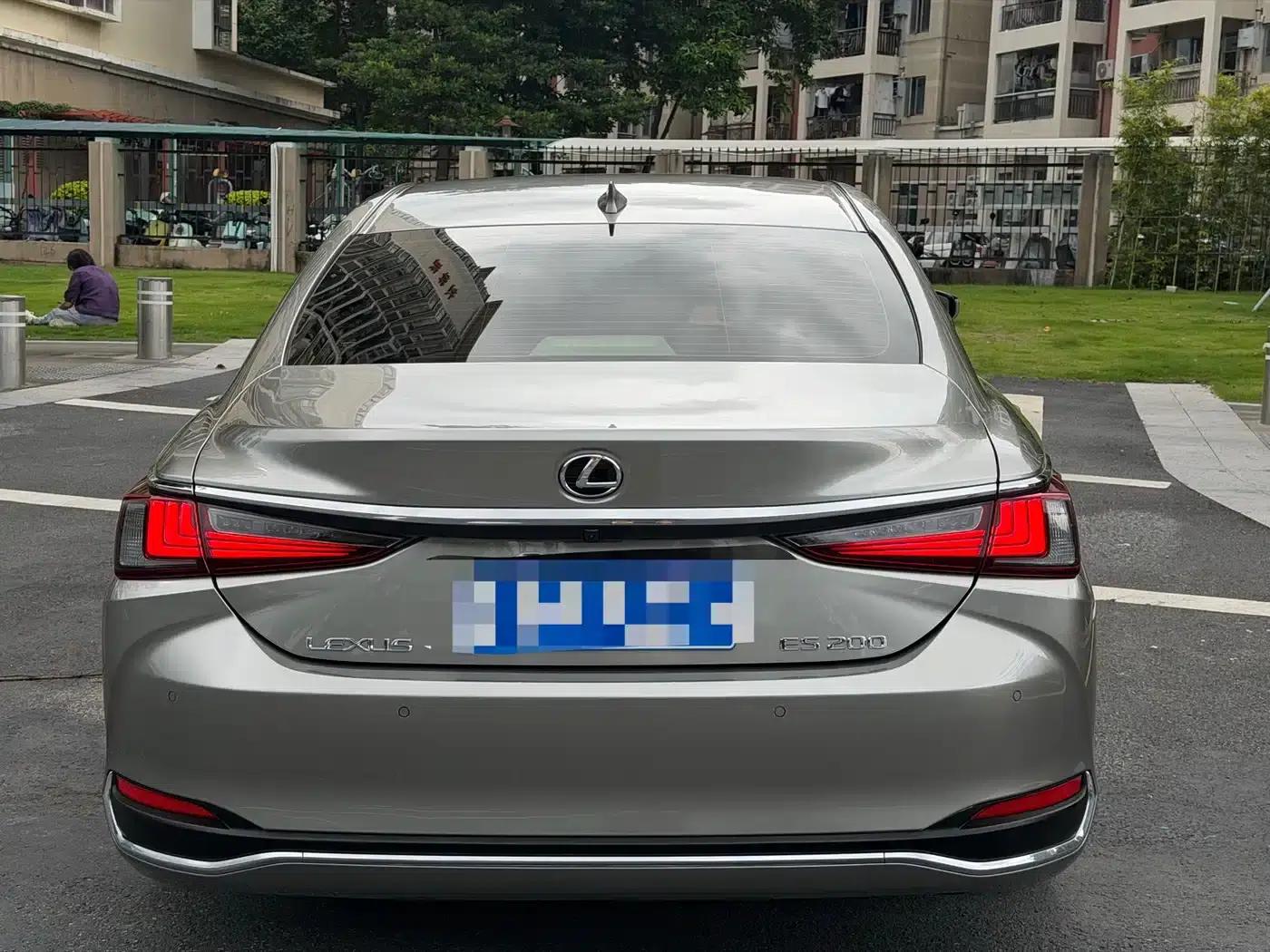 Lexus ES 2021 Model 200 Premium Edition — миниатюра 6