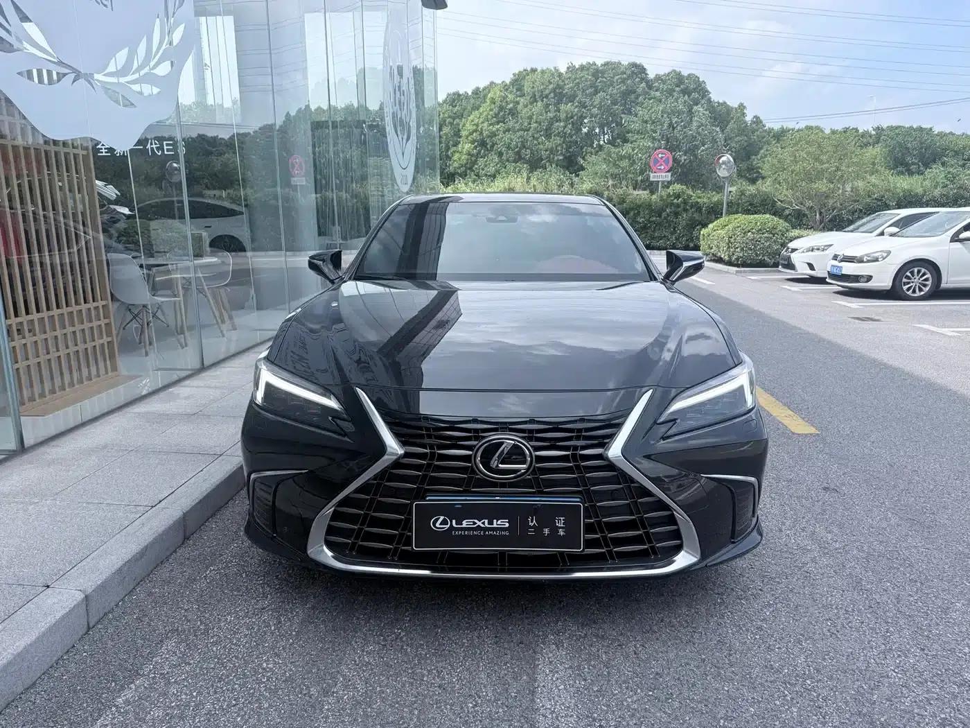 Lexus ES 2025 300h Premium Edition — миниатюра 2