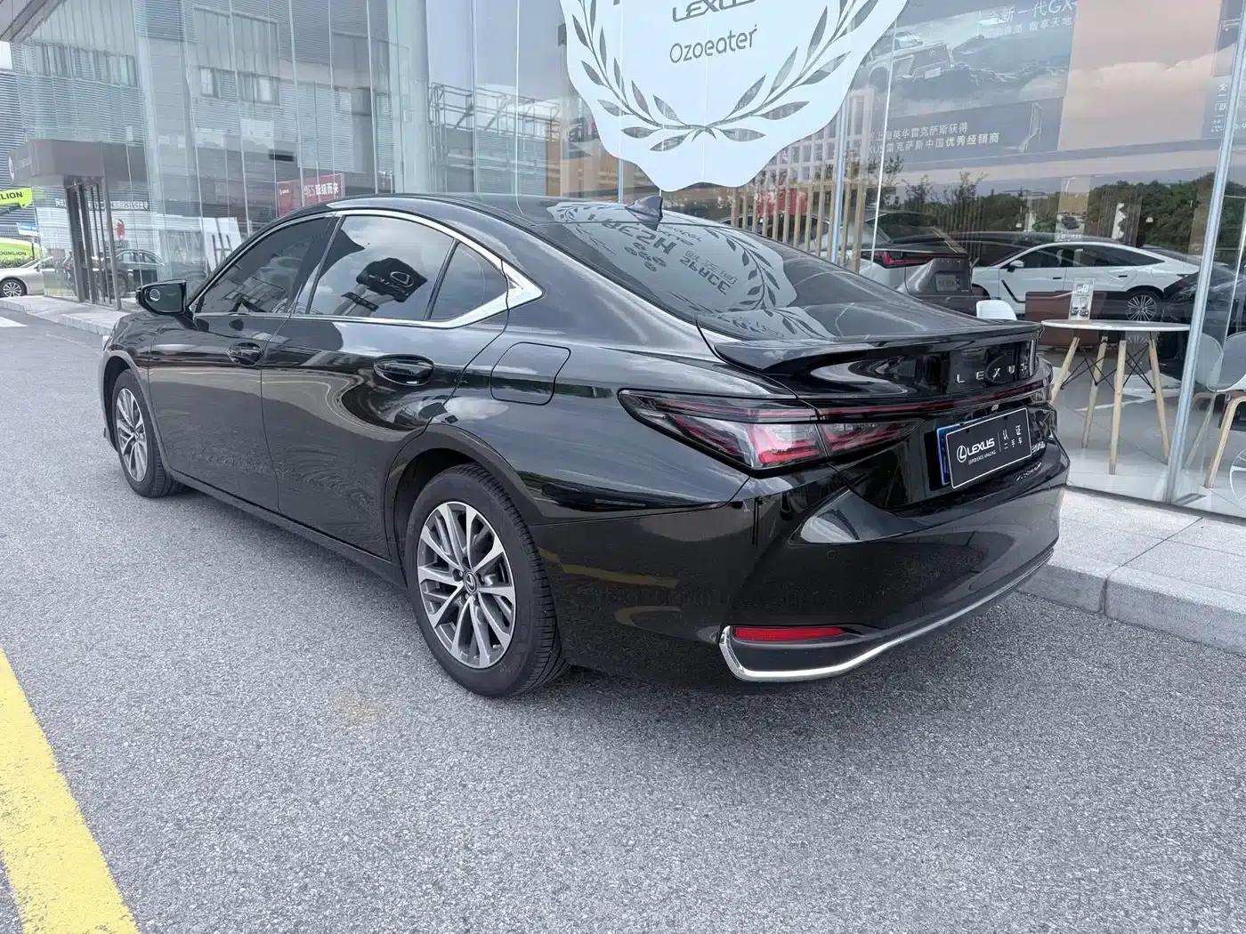 Lexus ES 2025 300h Premium Edition — миниатюра 11