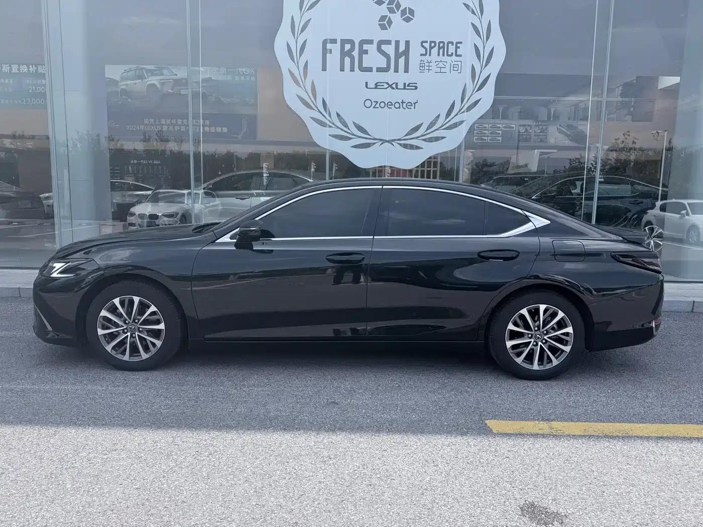 Lexus ES 2025 300h Premium Edition — миниатюра 3