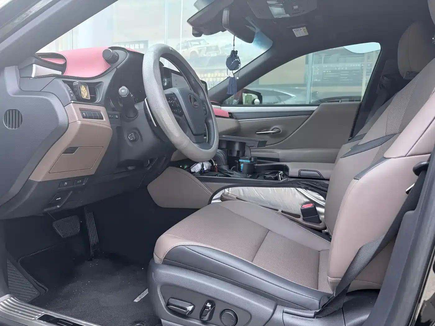 Lexus ES 2025 300h Premium Edition — миниатюра 4