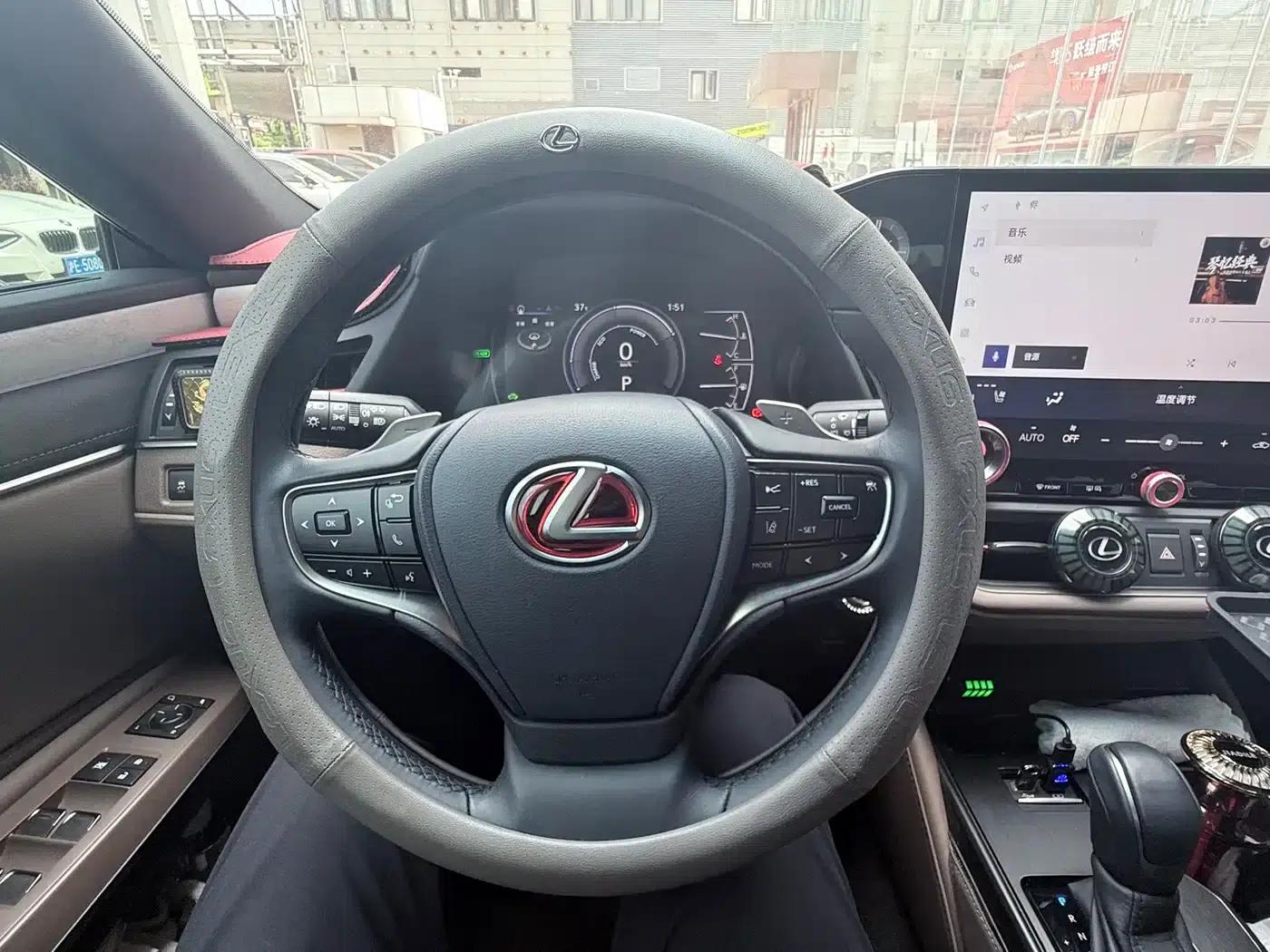 Lexus ES 2025 300h Premium Edition — миниатюра 6