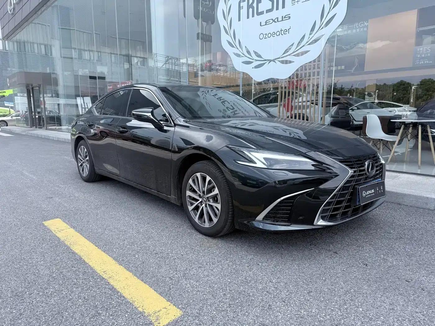 Lexus ES 2025 300h Premium Edition — миниатюра 8