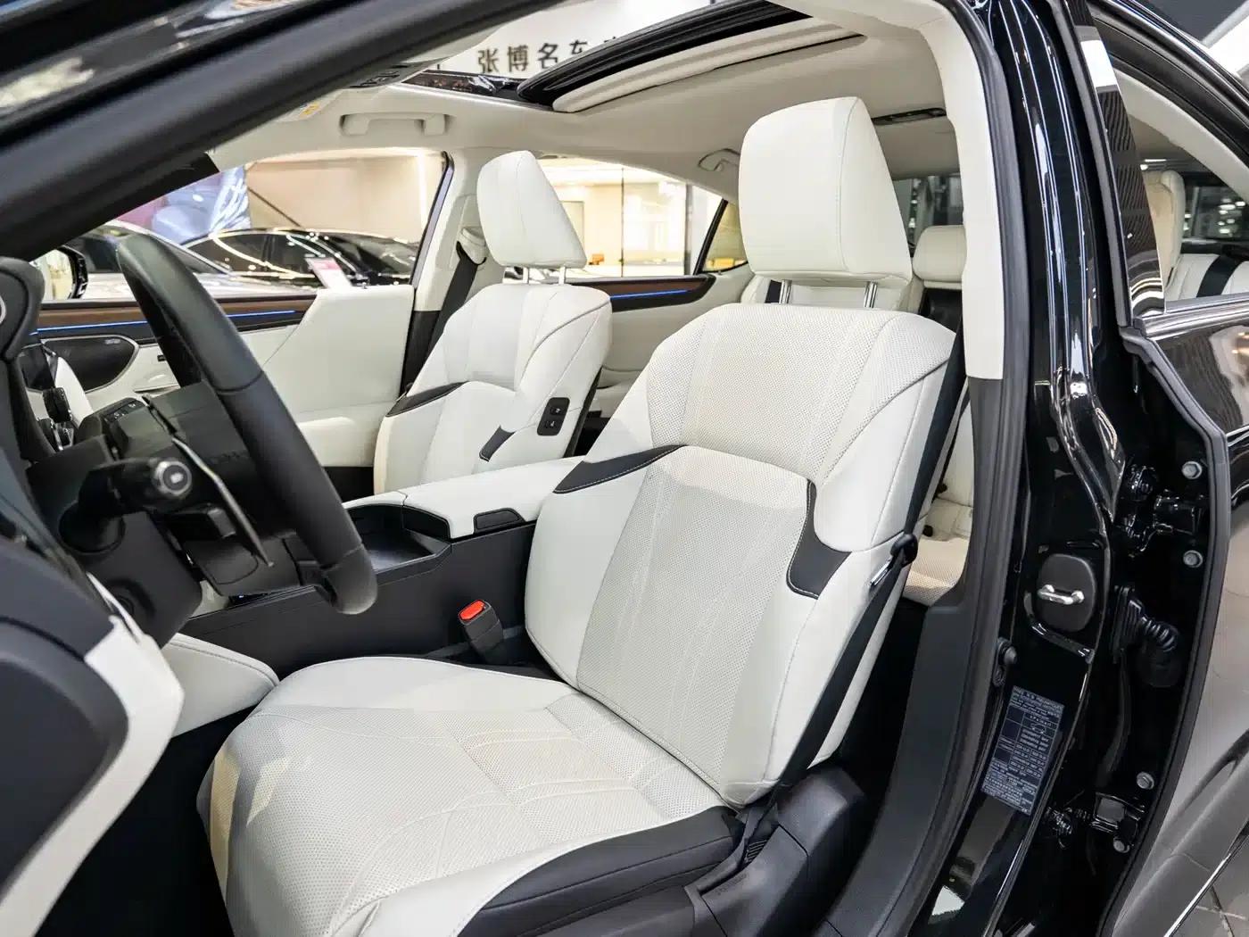 Lexus ES 2025 300h Executive Edition — миниатюра 11