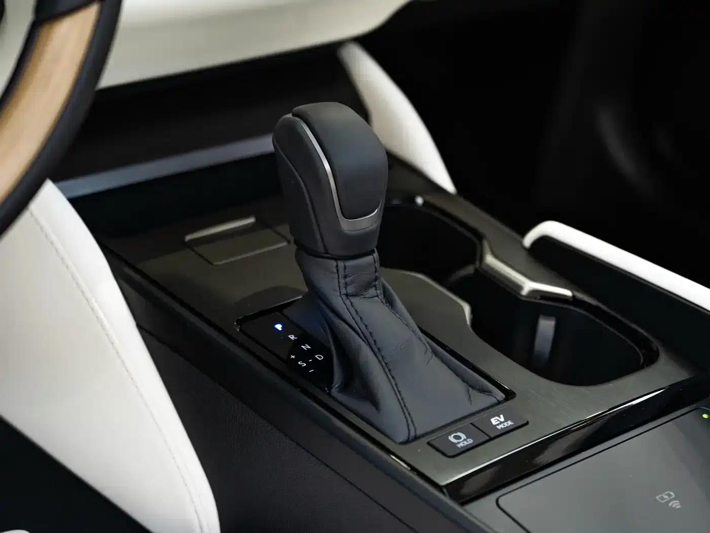Lexus ES 2025 300h Executive Edition — миниатюра 15