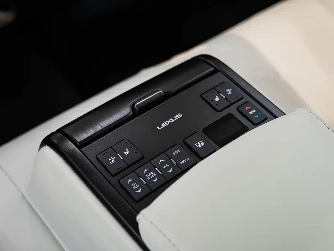 Lexus ES 2025 300h Executive Edition — миниатюра 18