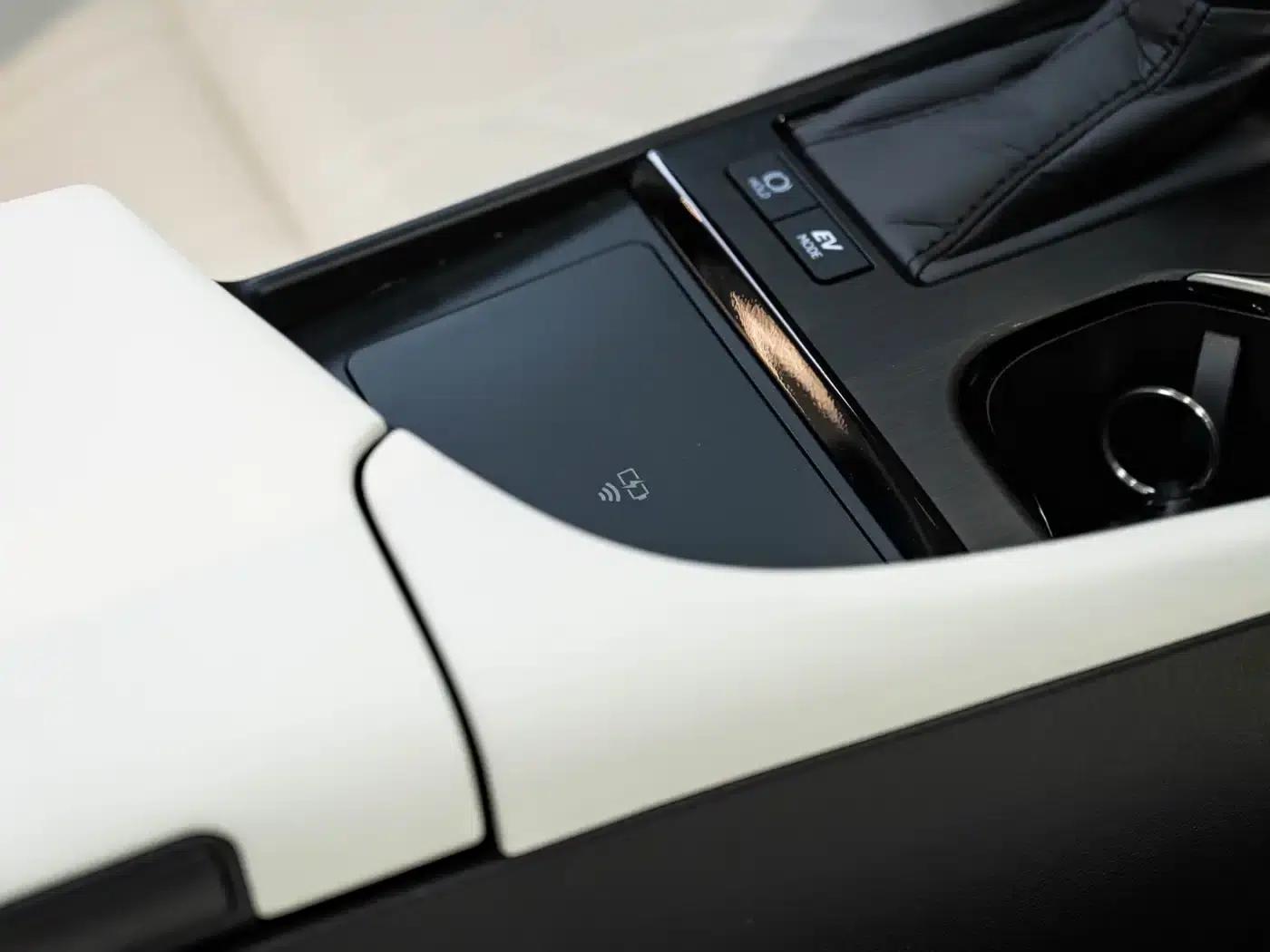 Lexus ES 2025 300h Executive Edition — миниатюра 20