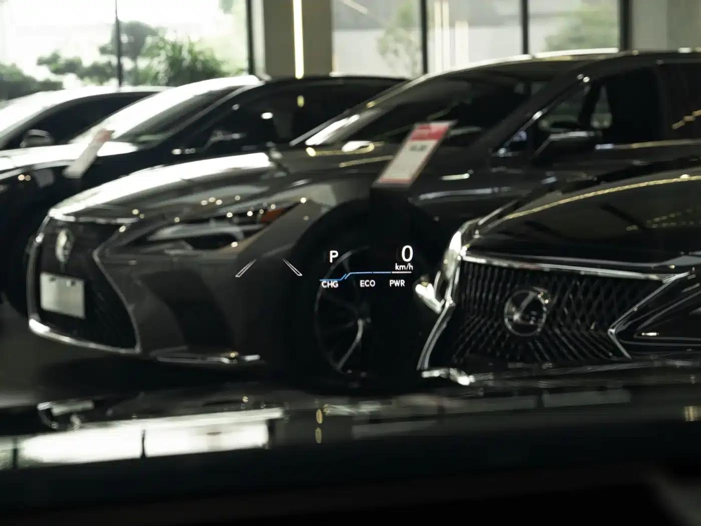 Lexus ES 2025 300h Executive Edition — миниатюра 24