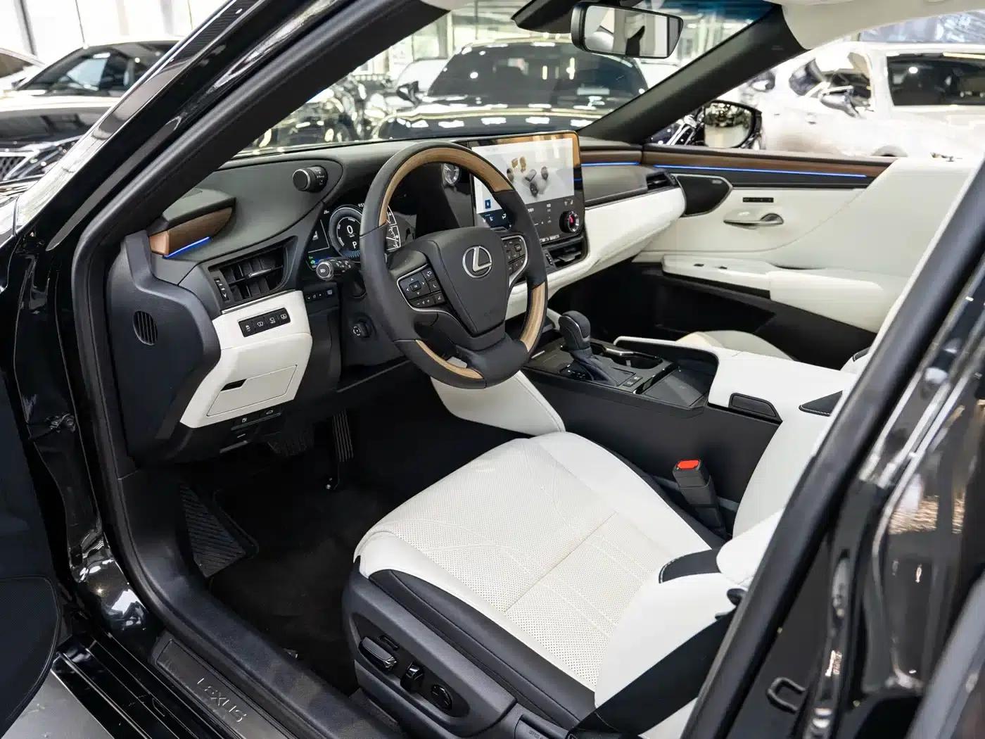 Lexus ES 2025 300h Executive Edition — миниатюра 9