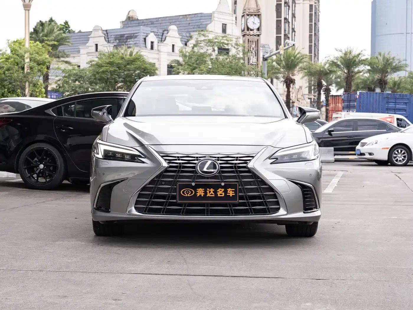 Lexus ES 2025 300h Premium Edition — миниатюра 2