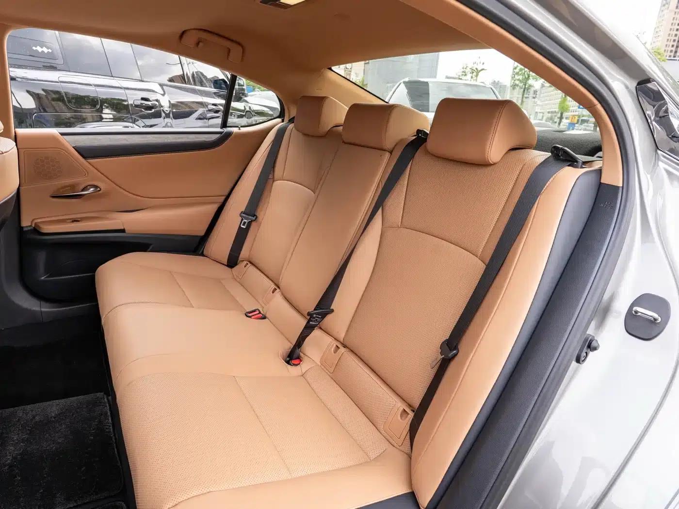 Lexus ES 2025 300h Premium Edition — миниатюра 12
