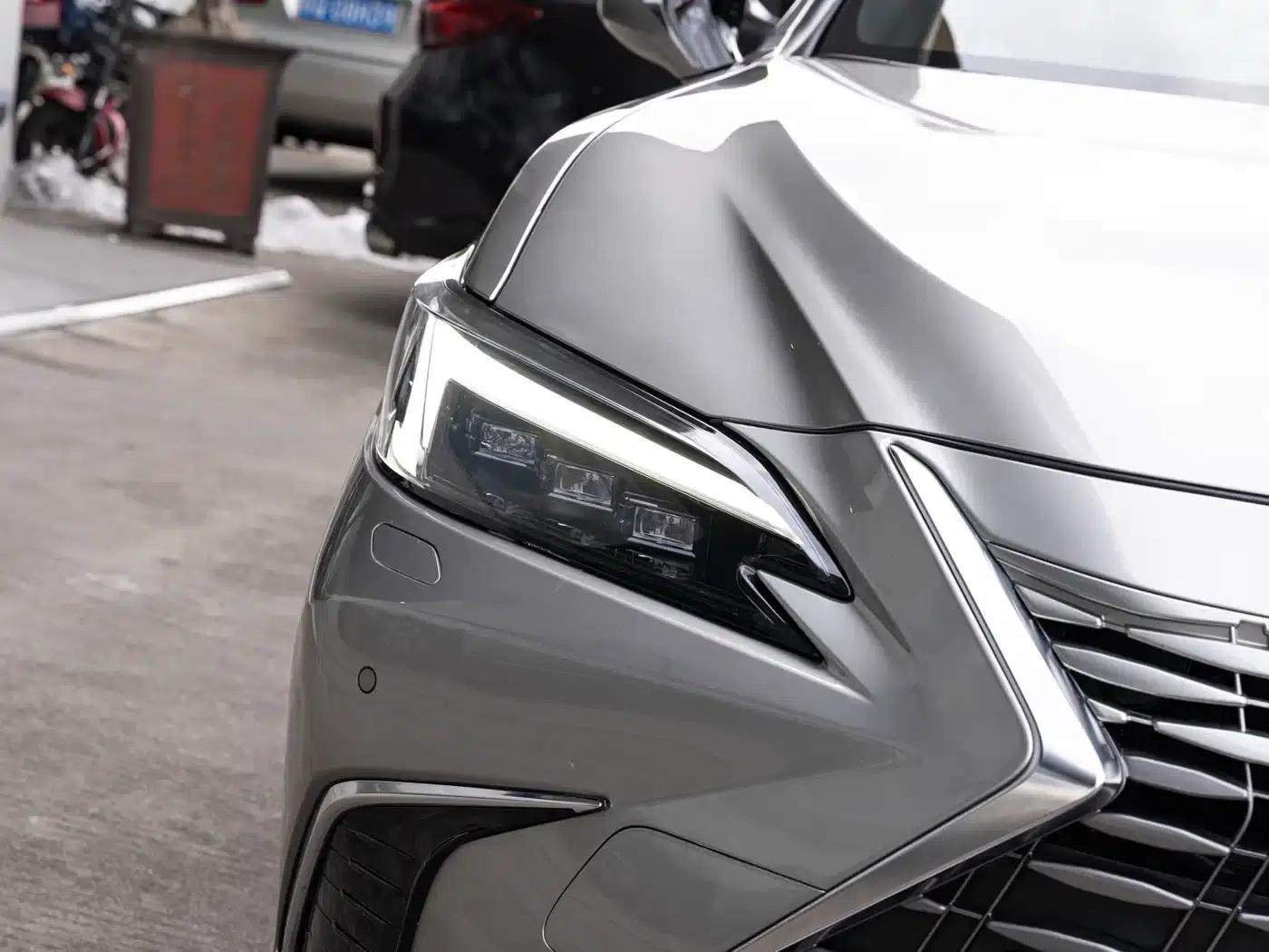 Lexus ES 2025 300h Premium Edition — миниатюра 6