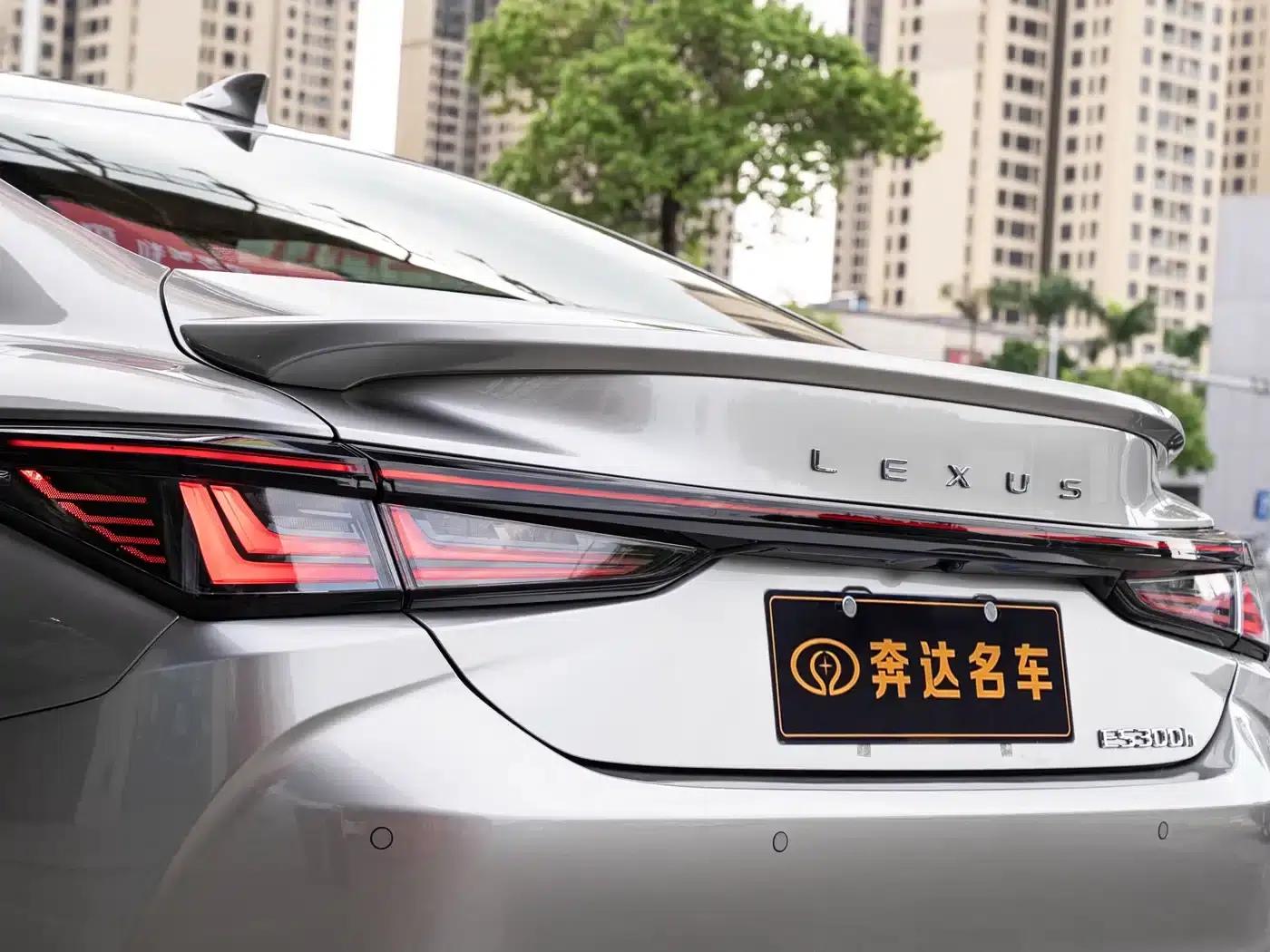 Lexus ES 2025 300h Premium Edition — миниатюра 7