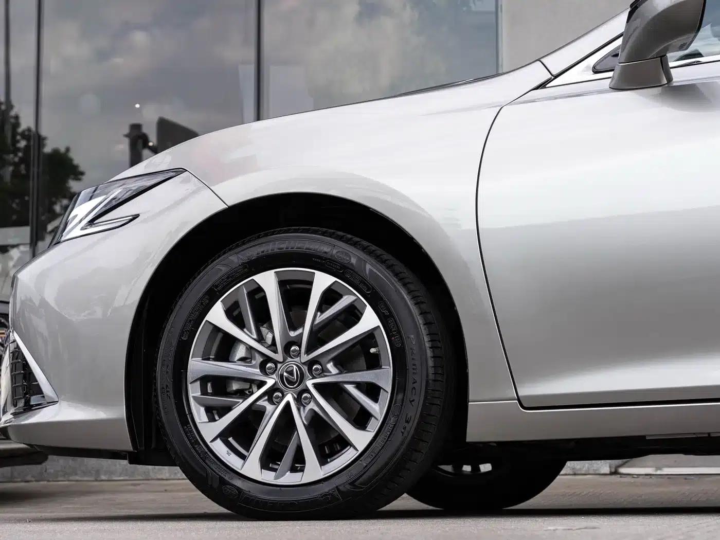 Lexus ES 2025 300h Premium Edition — миниатюра 8