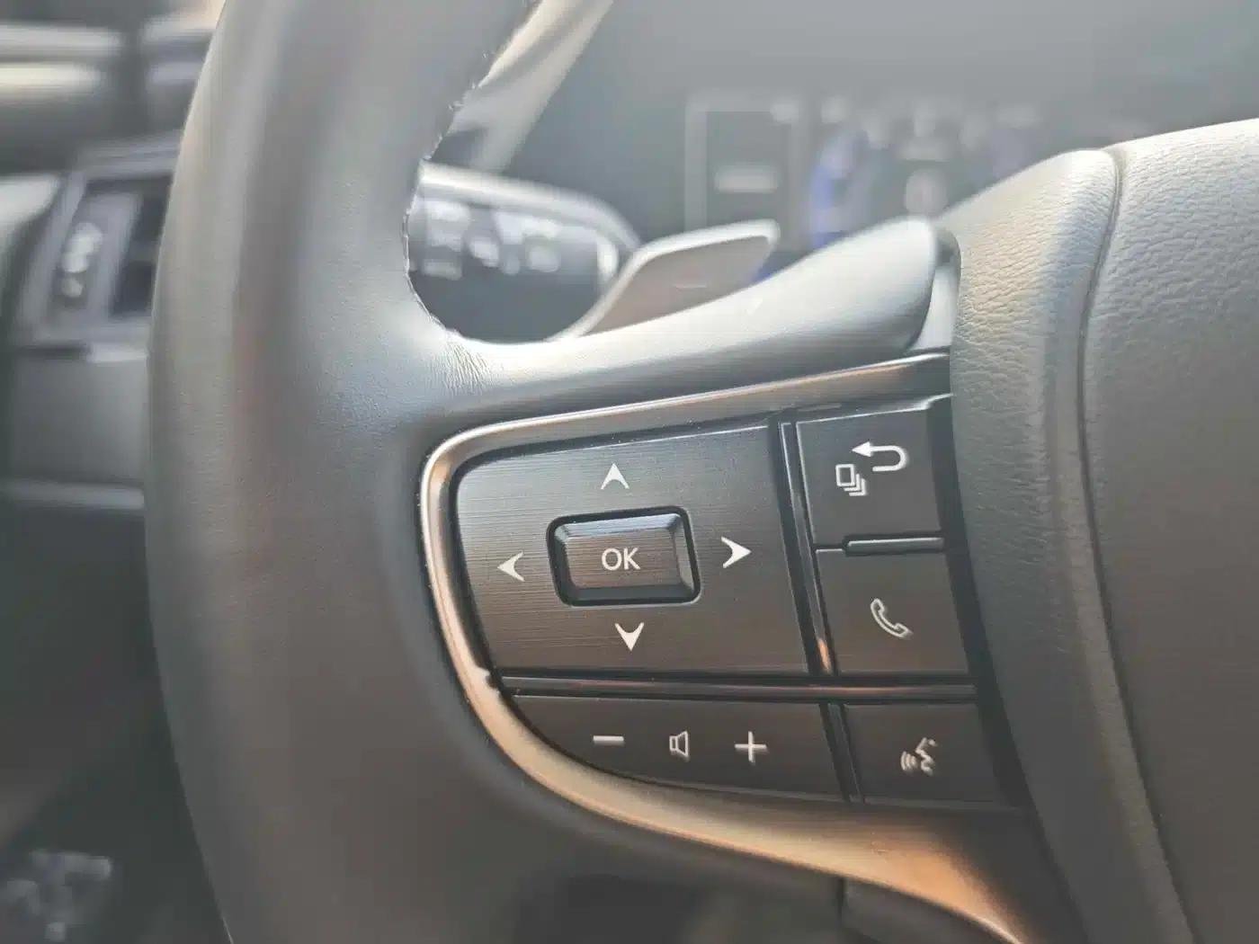 Lexus ES 2024 200 Premium Edition — миниатюра 11