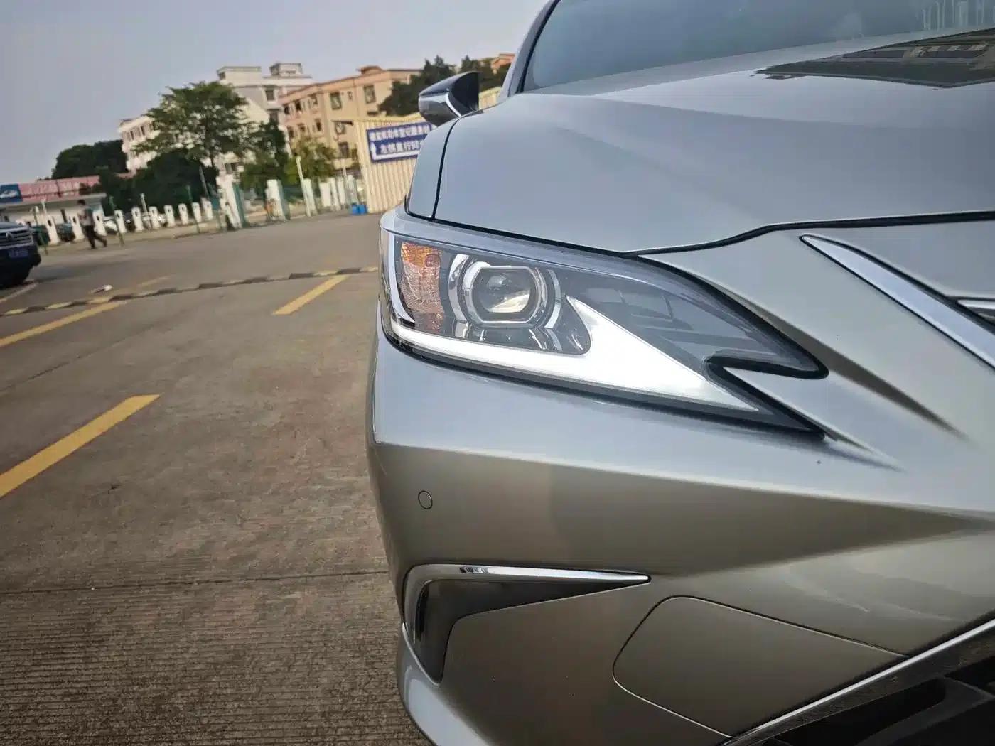 Lexus ES 2024 200 Premium Edition — миниатюра 6